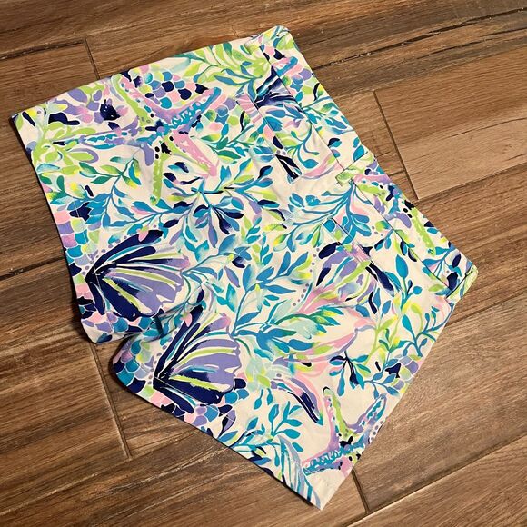 Lilly Pulitzer Callahan Stretch Shorts "Patch My Drift" Chino Style Size 4 - Picture 8 of 8